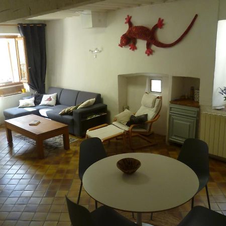 Une Maison Dans Le Village Ribiers Zewnętrze zdjęcie