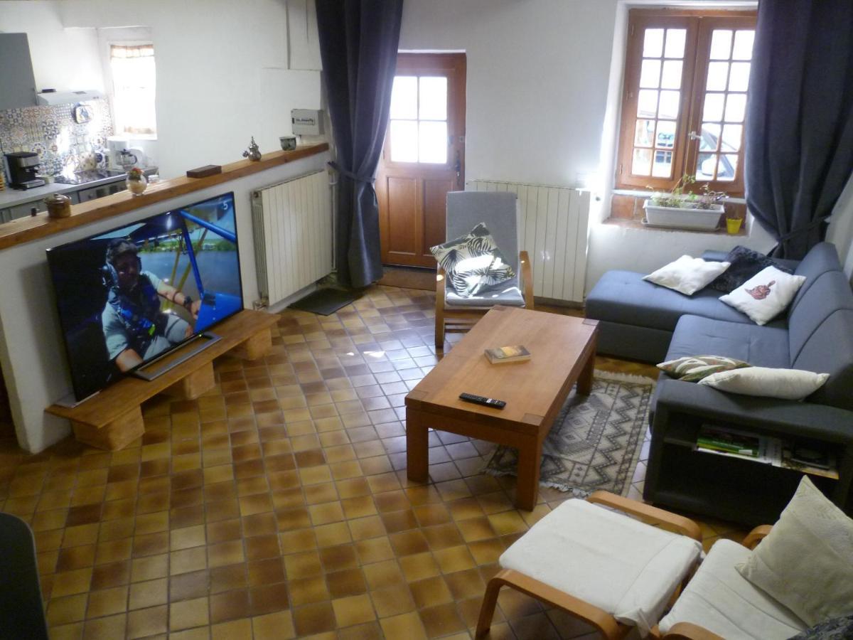 Une Maison Dans Le Village Ribiers Zewnętrze zdjęcie