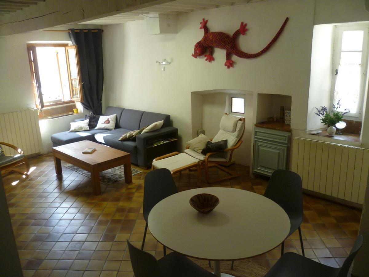 Une Maison Dans Le Village Ribiers Zewnętrze zdjęcie