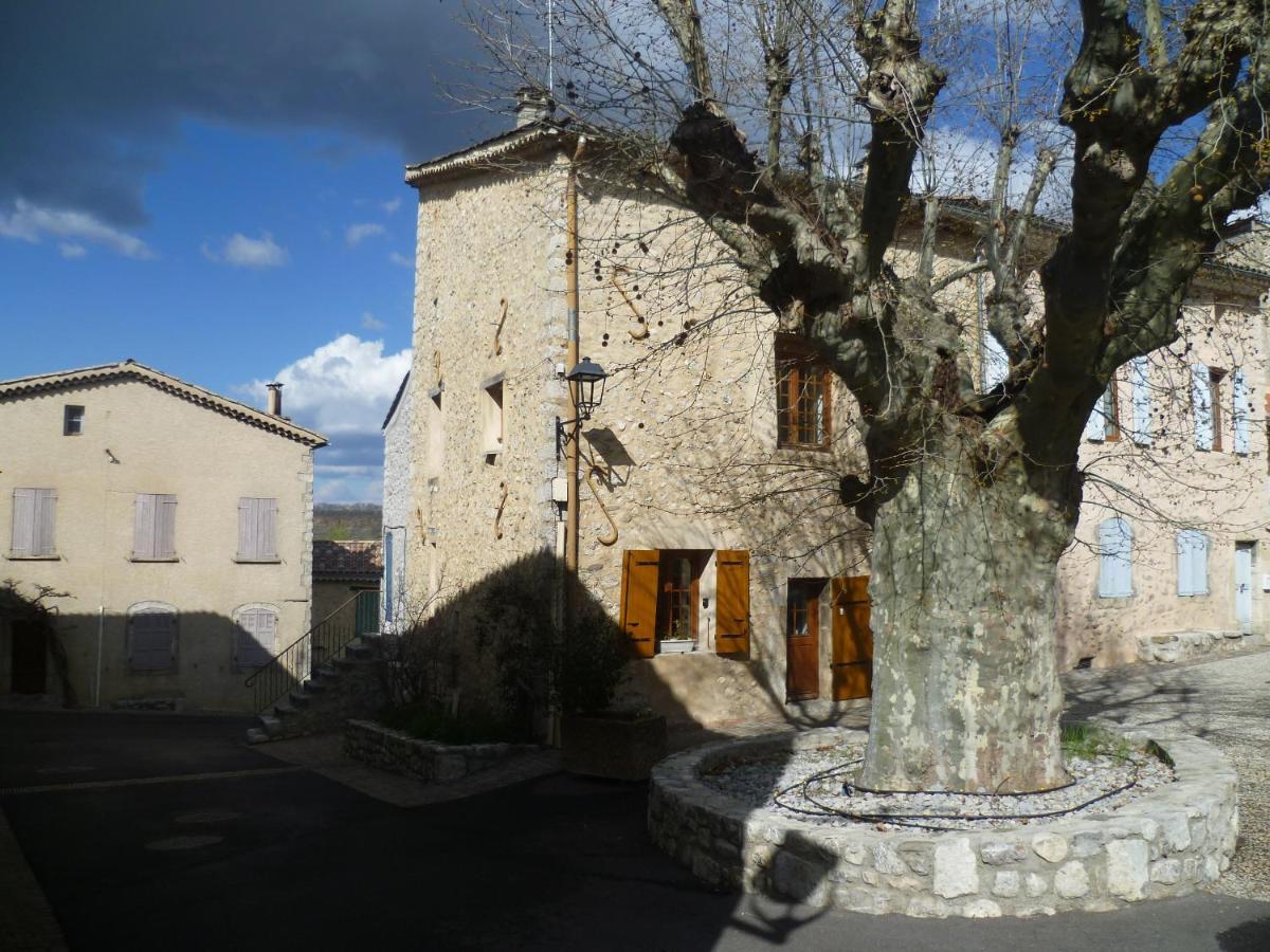 Une Maison Dans Le Village Ribiers Zewnętrze zdjęcie